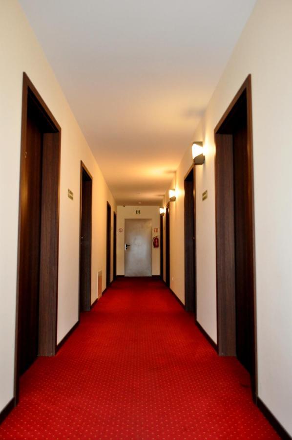 Hotel Pauza Radzyn Podlaski Exteriör bild